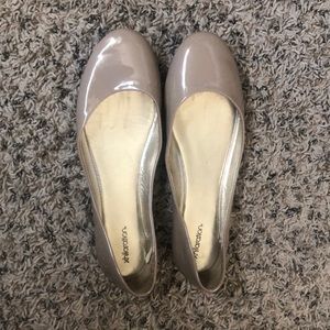Flat shoes